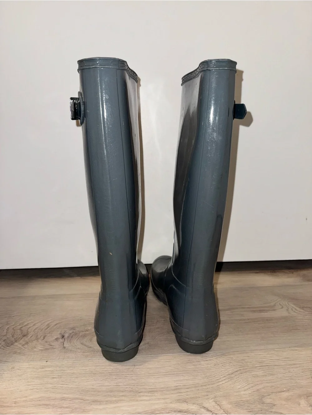 Hunter Gloss Rubber Boots in Dark Gray